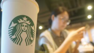 Starbucks, Çin operasyonlarını satıyor