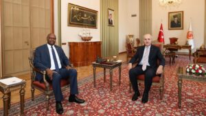 TBMM Başkanı Kurtulmuş, Zimbabveli Büyükelçiyi kabul etti