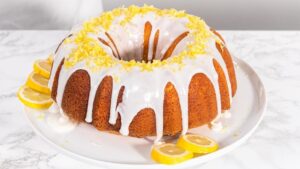 Tek dilimi C vitamini deposu! En kolay limonlu kek tarifi! Püf noktası çırpma şekli
