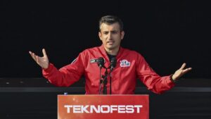 TEKNOFEST 2025 sona erdi… Selçuk Bayraktar: Adil dünyanın umutlarını sizler yeşerteceksiniz