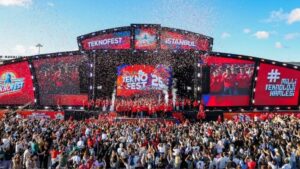 TEKNOFEST İstanbul 1 milyon 32 bin ziyaretçiyi ağırladı! Gökyüzünde heyecan, yerde coşku
