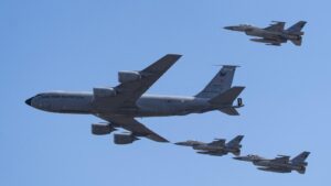 TEKNOFEST'te gözler göğe yükseldi: F-16'lara havada yakıt ikmali gururla izlendi