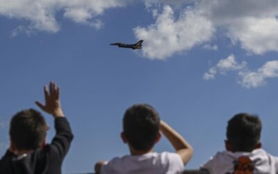 TEKNOFEST'te nefesler tutuldu: Gözler SOLOTÜRK'e kilitlendi