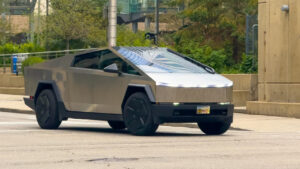 Tesla Cybertruck için bir geri çağırma daha: Bu kez sorun ne?