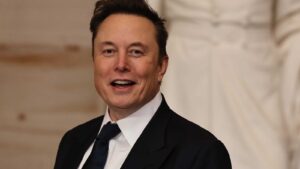 Tesla hisseleri rekor kırdı: Musk'ın serveti 700 milyar dolara yaklaştı