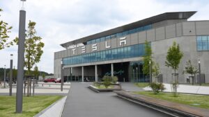 Tesla neden dünyada zemin kaybediyor?