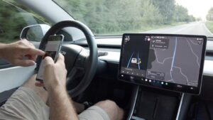 Tesla’nın otonom sürüş moduna soruşturma