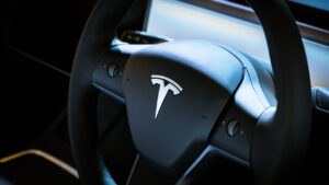 Tesla’da yine bir hayal kırıklığı: Rekor satışlara rağmen gelen düşüş