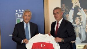 TFF Başkanı Hacıosmanoğlu İtalya Futbol Federasyonu Başkanı Gabriele Gravina'yı ziyaret etti