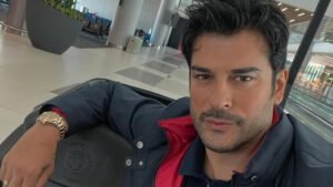 Trafikte yakalandı! Burak Özçivit'in hayranıyla diyaloğu güldürdü