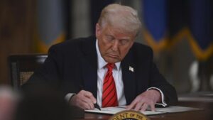 Trump'tan Güney Kore'ye rest: 350 milyar dolar ödeyecek