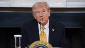 Trump'tan Venezuela'ya müdahale mesajı… "Kara operasyonu göreceğiz"