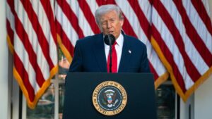 Trump'tan vergi resti… "Çin ile ticaret savaşındayız"