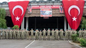 Türk askerinin Kosova'da eğitime desteği sürüyor