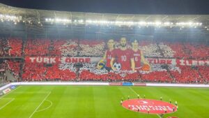 Türkiye–Gürcistan maçı öncesi Kocaeli’de büyüleyici koreografi şov