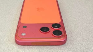 "Turuncu aldım, pembe oldu": iPhone 17 Pro'da renk değişimi krizi