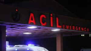 Uşak'ta iki otomobil çarpıştı: 9 yaralı