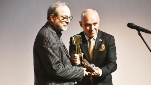 Usta yönetmen Semih Kaplanoğlu ödülünü Gazze'ye adadı