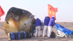 Uzaydaki 9 günlük kabus sona erdi