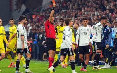 VAR kayıtları açıklandı! Derbideki kırmızı kart kararının perde arkası…