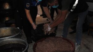 Vatandaşa yedireceklerdi… Tam 1 ton ele geçirildi