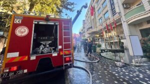 Yalova'da otel yangını: Ekipler müdahale etti