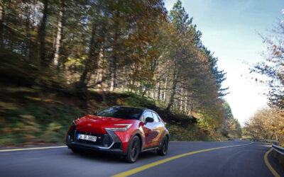 Toyota C-HR Hybrid GR SPORT'u tanıttı, fiyatını duyurdu