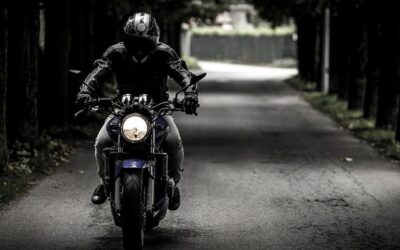 Yeni trafik düzenlemesi: Eldivensiz motosiklet kullanımına ceza geliyor