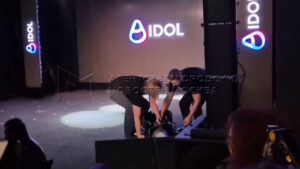 Yere kapaklanan insansı robot, Rusya'da kriz çıkarttı