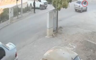 Yolun karşısına geçmeye çalışan öğrenciye otomobil çarptı: O anlar kamerada