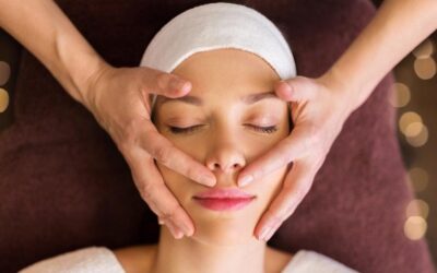 Yüzünüzü 10 yıl gençleştiren masaj hareketleri: Doğal lifting, estetiğe gerek yok