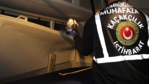 Zehir tacirlerine gümrükte darbe! 1 tondan fazlası ele geçirildi