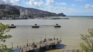 Zonguldak'ta yağmur sonrası deniz kahverengiye büründü